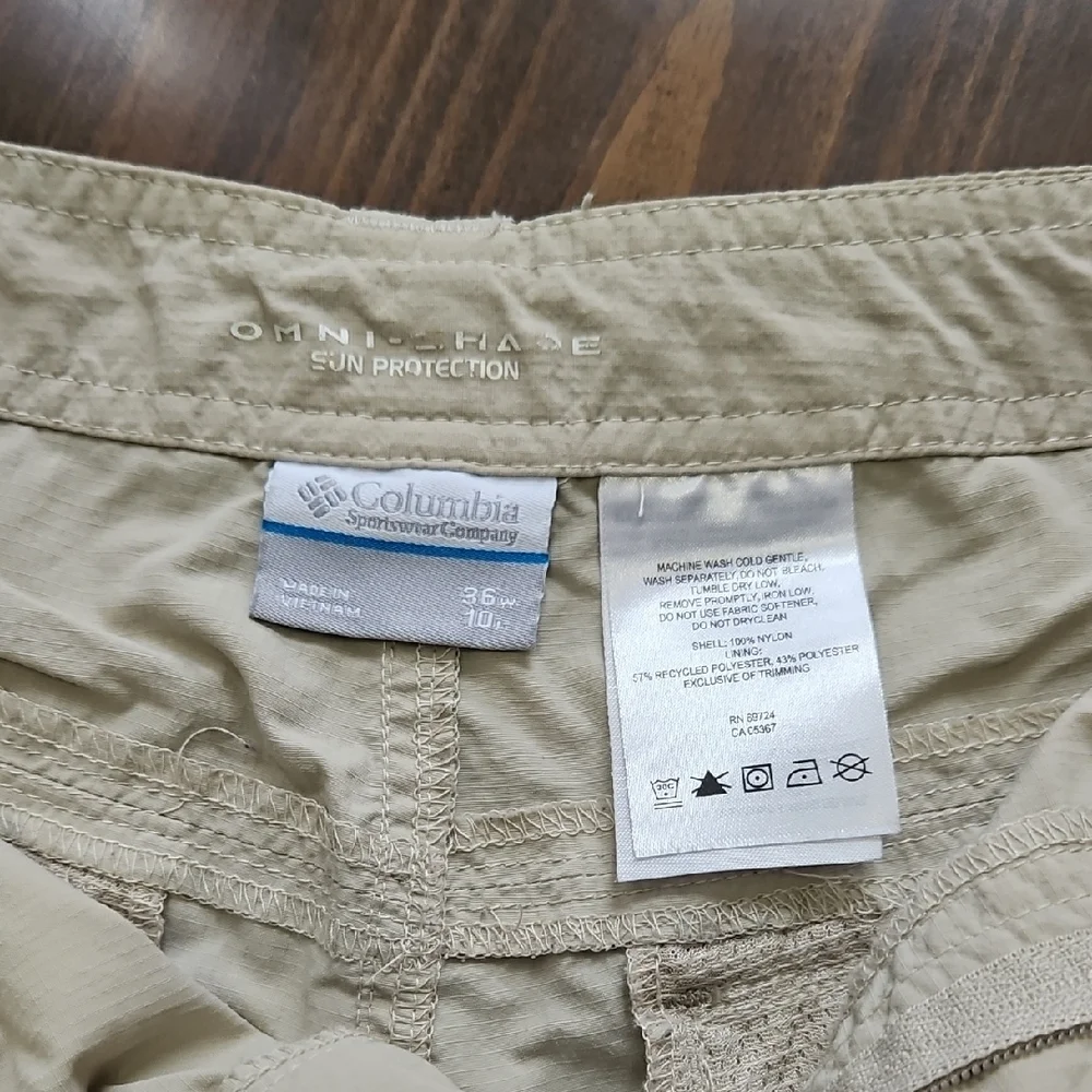 Columbia Cargo Shorts with Belt
